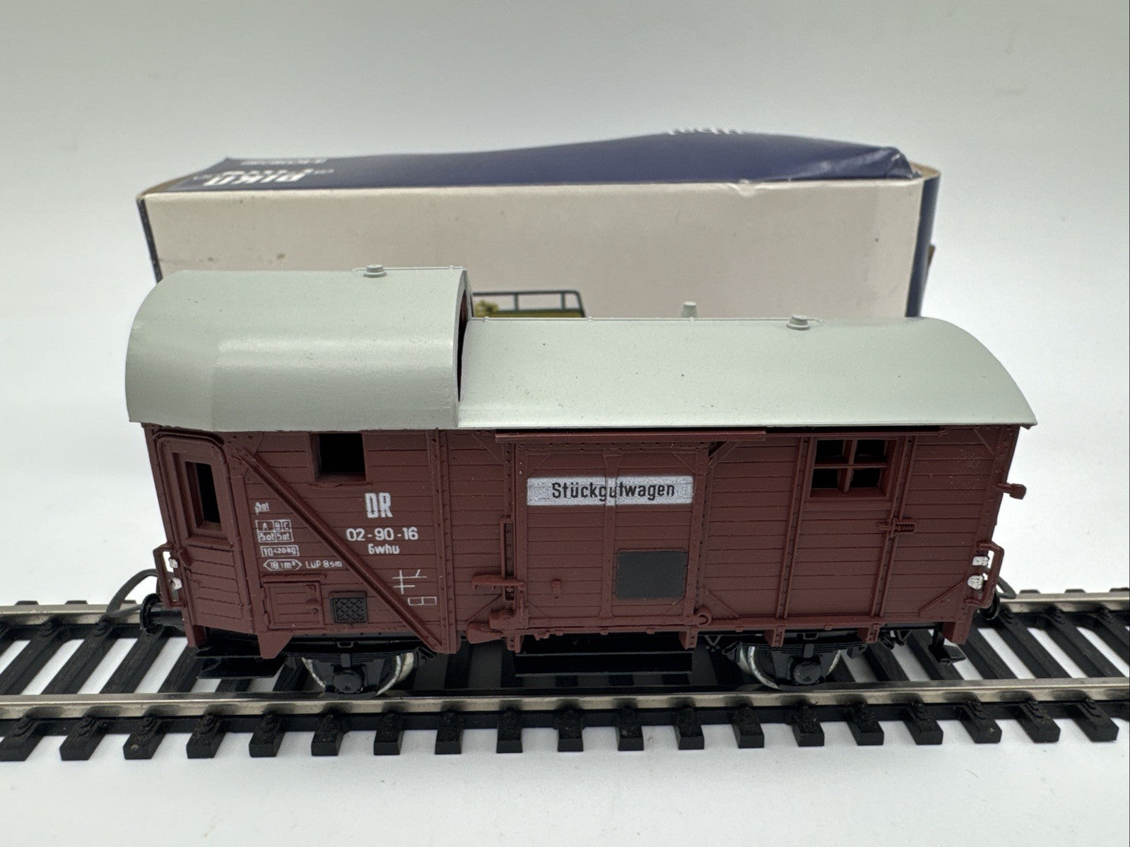 PIKO H0 VEB Modellbahnen " Stückgutwagen DR " Epoche III - 70er für Sammler NEU