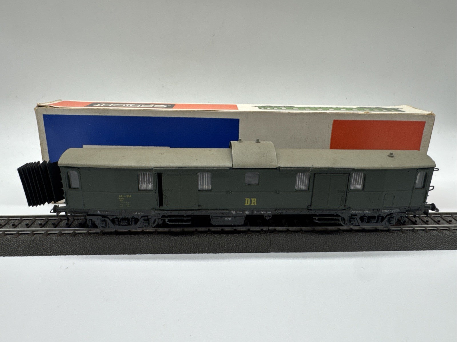 Schicht H0 Gepäckwagen DR 621-038
