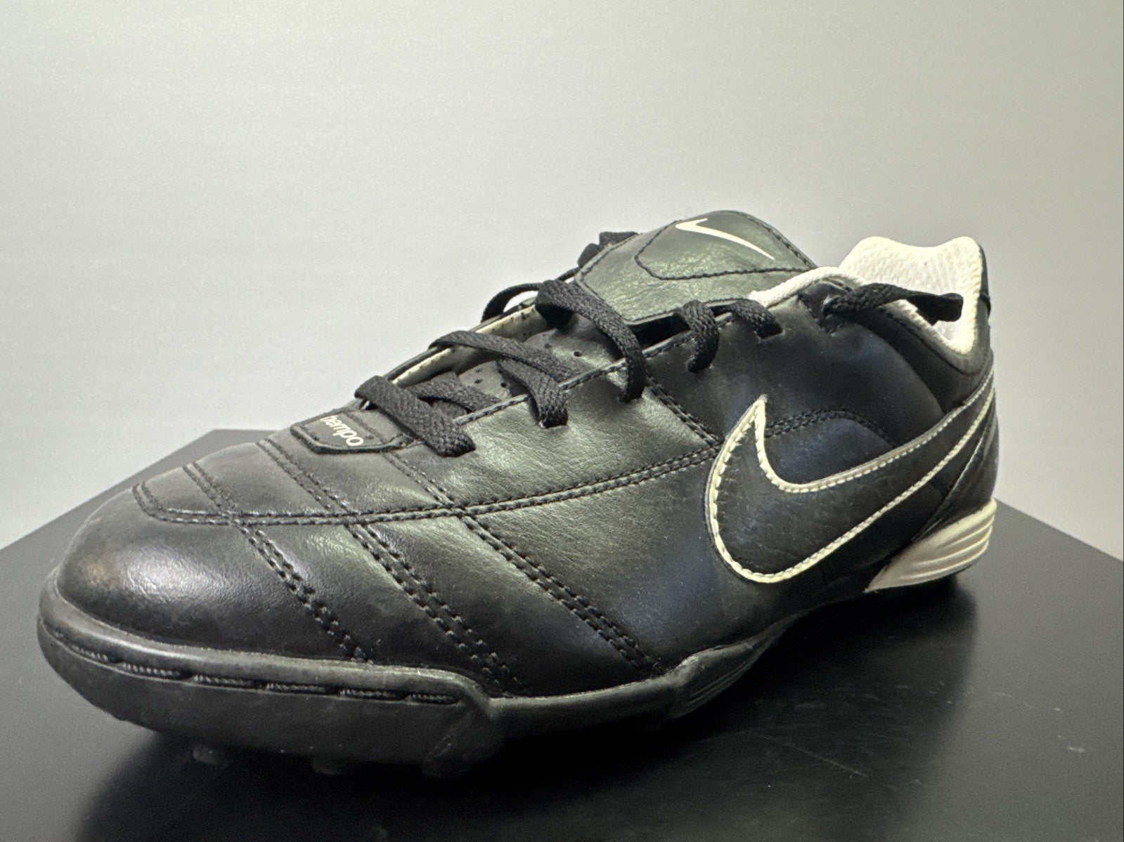Nike Tiempo Gr. 28 Jungen Fußballschuh