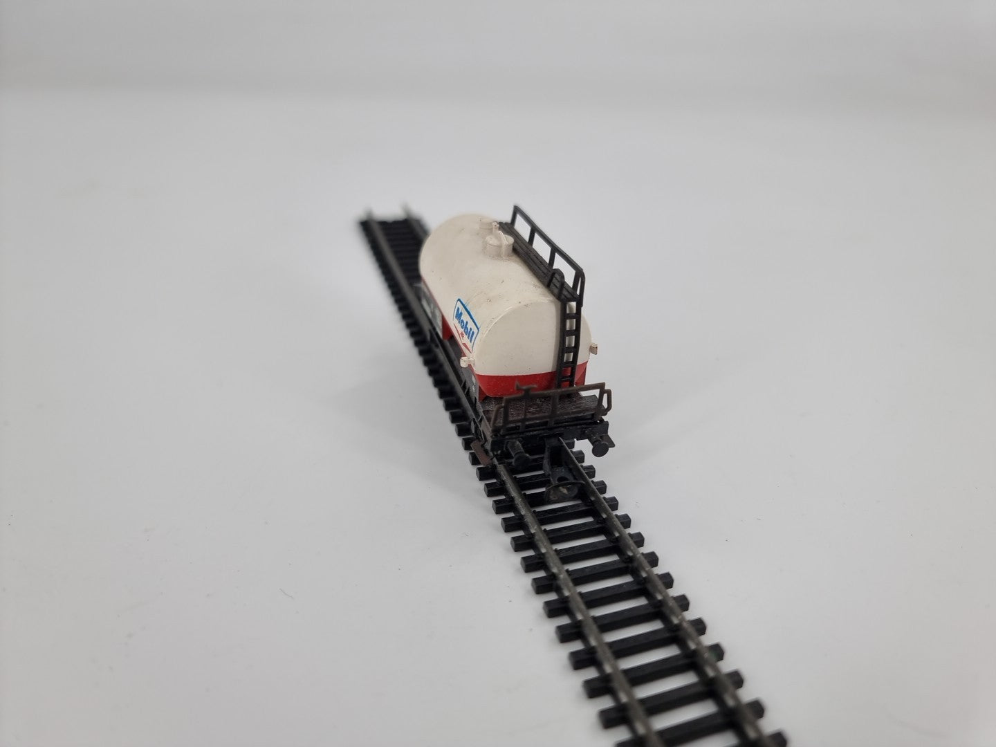 BTTB TT Güterwagen Kesselwagen "Mobil" 504777 SJ