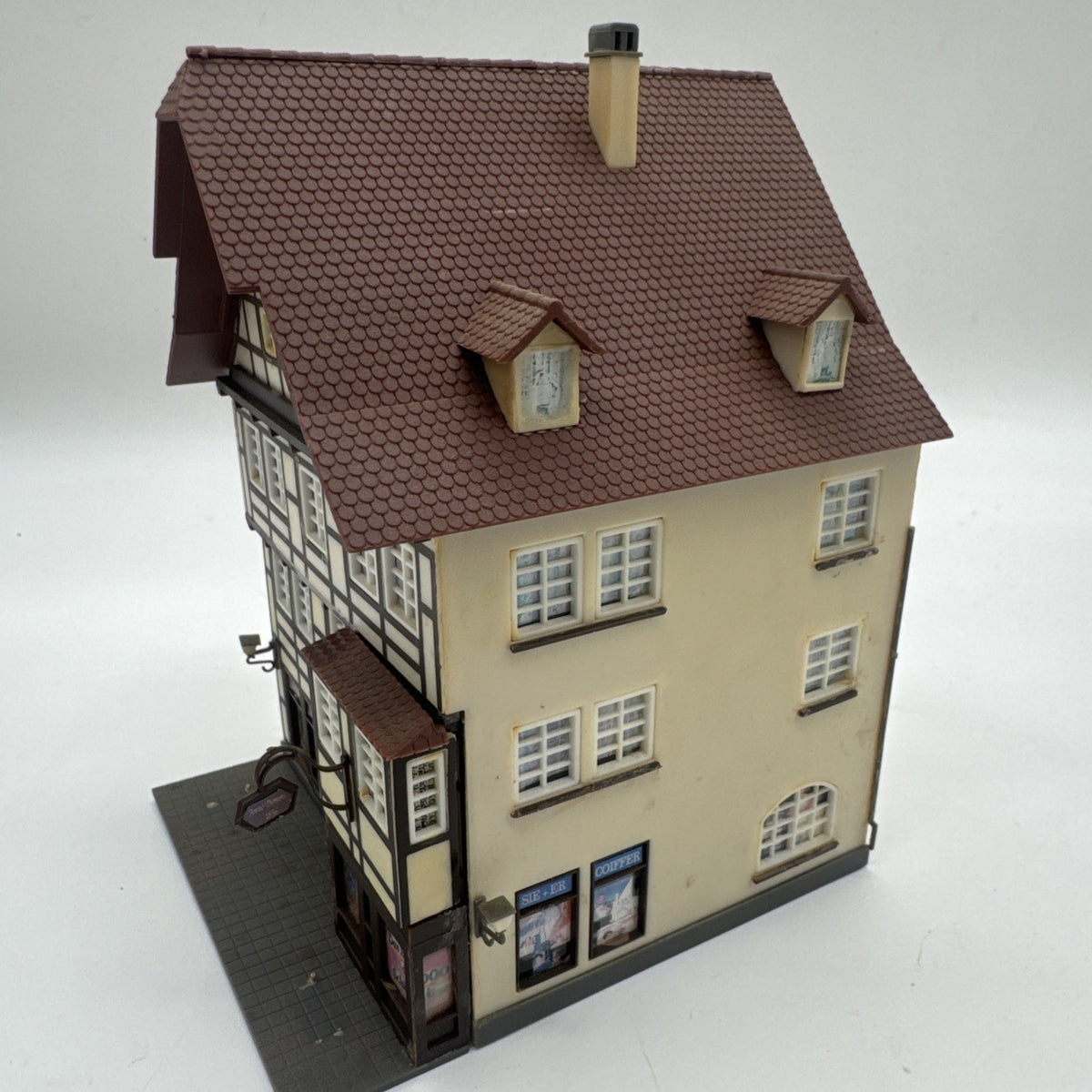 K23 Faller Basis 421  Stadthaus mit Fachwerk aus Anlagenabbau Mit Licht #752