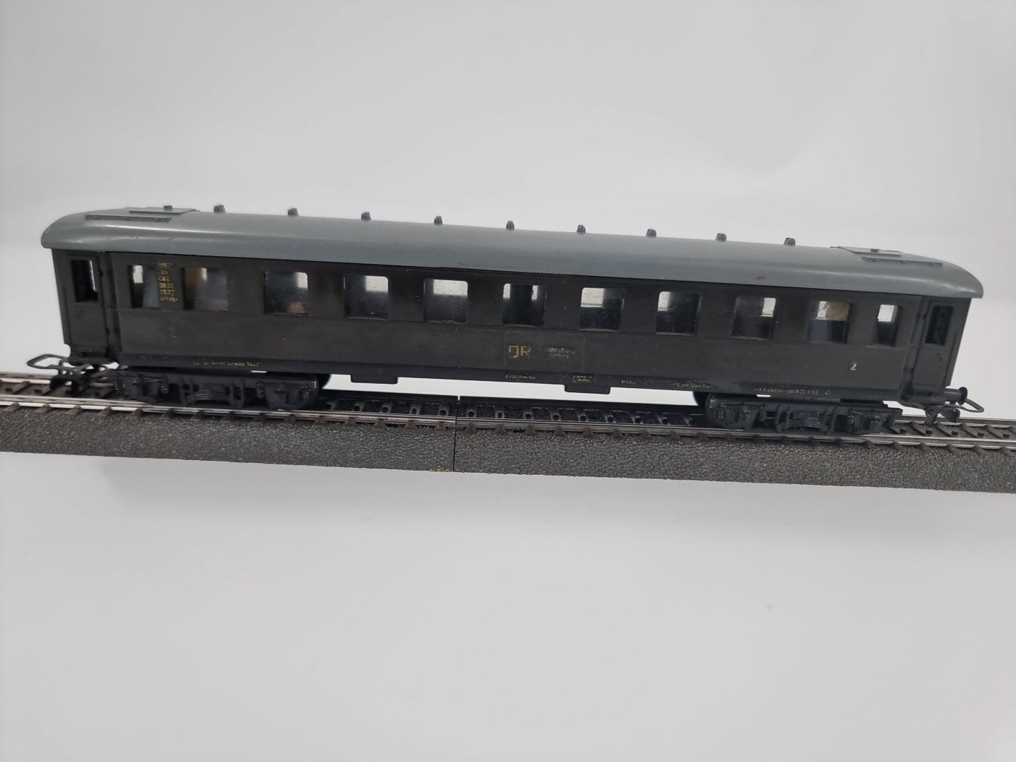 Piko Spur H0 18350 Personenwagen der DR Schwarz 