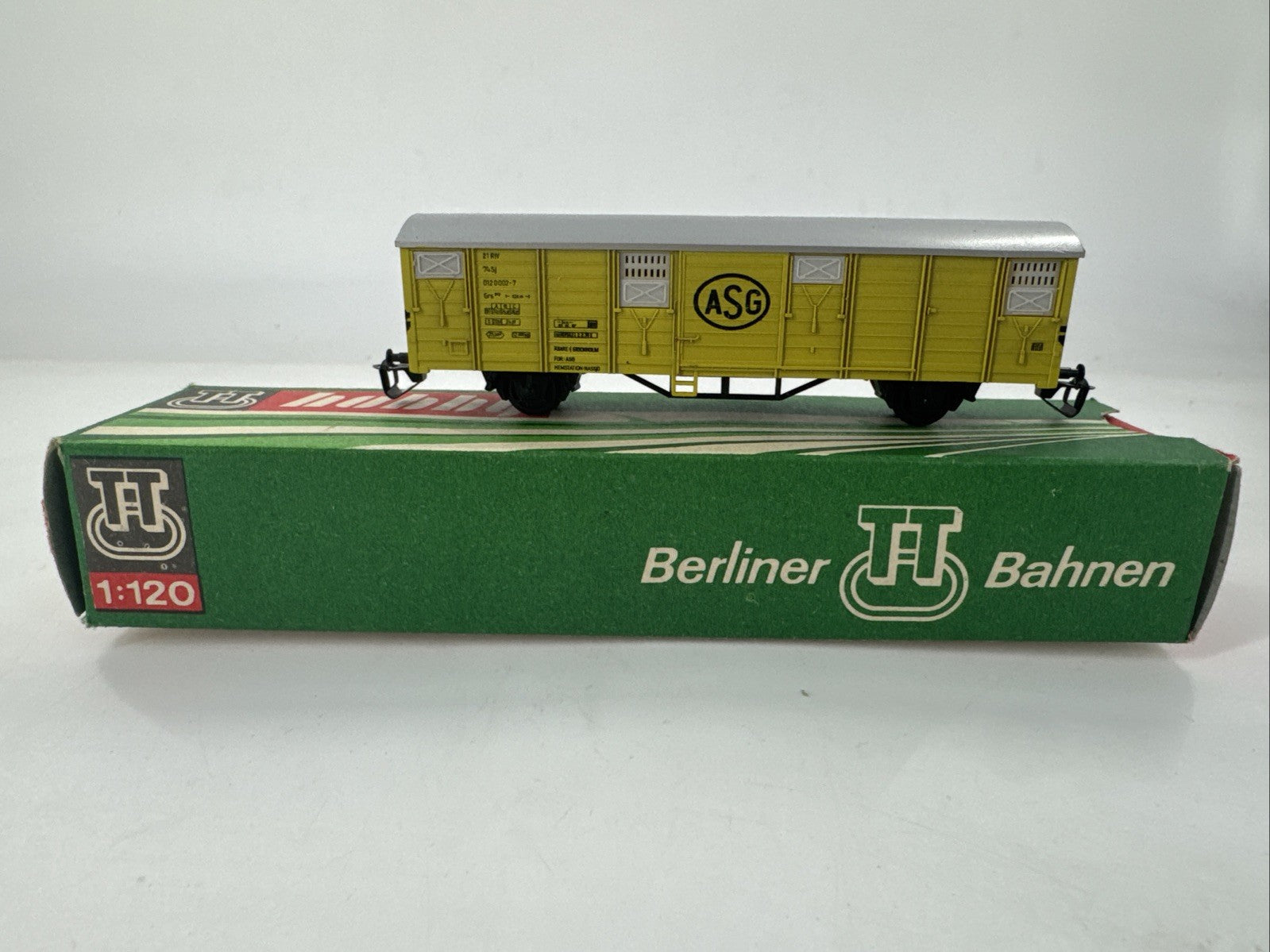 BTTB 4152 TT SJ gedeckter Güterwagen in gelb ASG/Top Zustand mit Metallräder