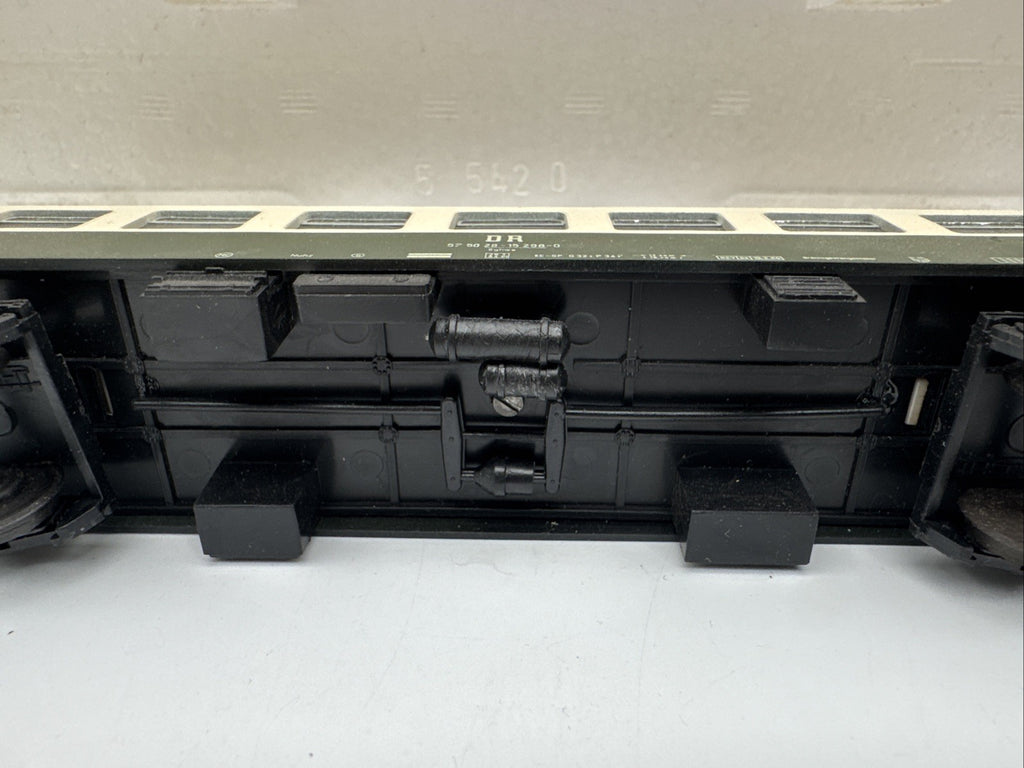 Modelleisenbahn PREFO Reisezugwagen 426/210 grün DR Spur H0 OVP