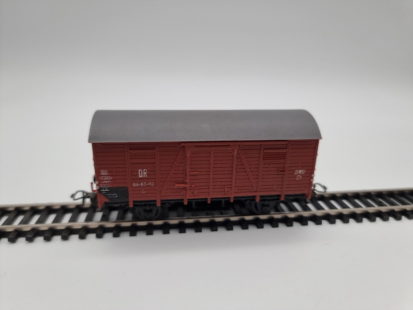 Piko H0 gedeckter Güterwagen Tonnendach 04-80-60 DR