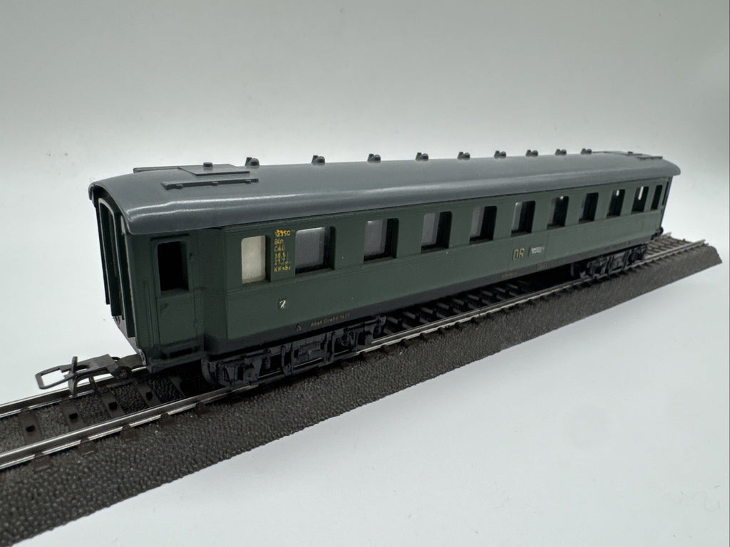 Piko Spur H0 18350 Personenwagen der DR Grün #67