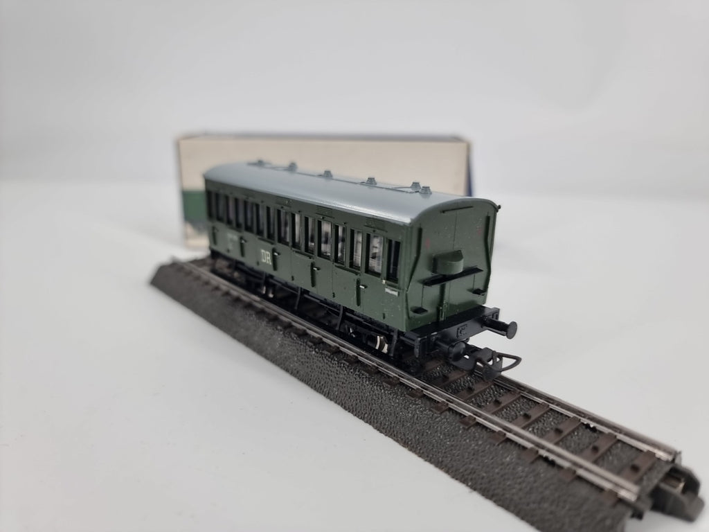 Piko Personenwagen 530-303 grün zweiachsig 1:87 H0 -neuwertig In OVP-