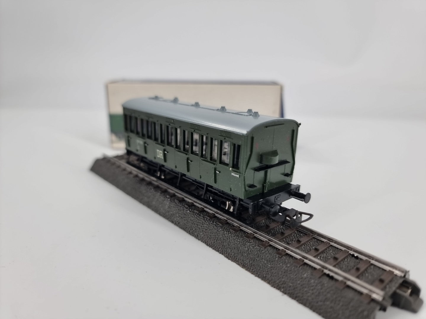 Piko Personenwagen 530-303 grün zweiachsig 1:87 H0 -neuwertig In OVP-