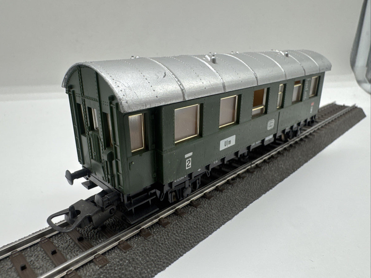 Lima H0 Personenwagen  Ulm 2. Kl. der DB grün 2-Achser 27261 #156