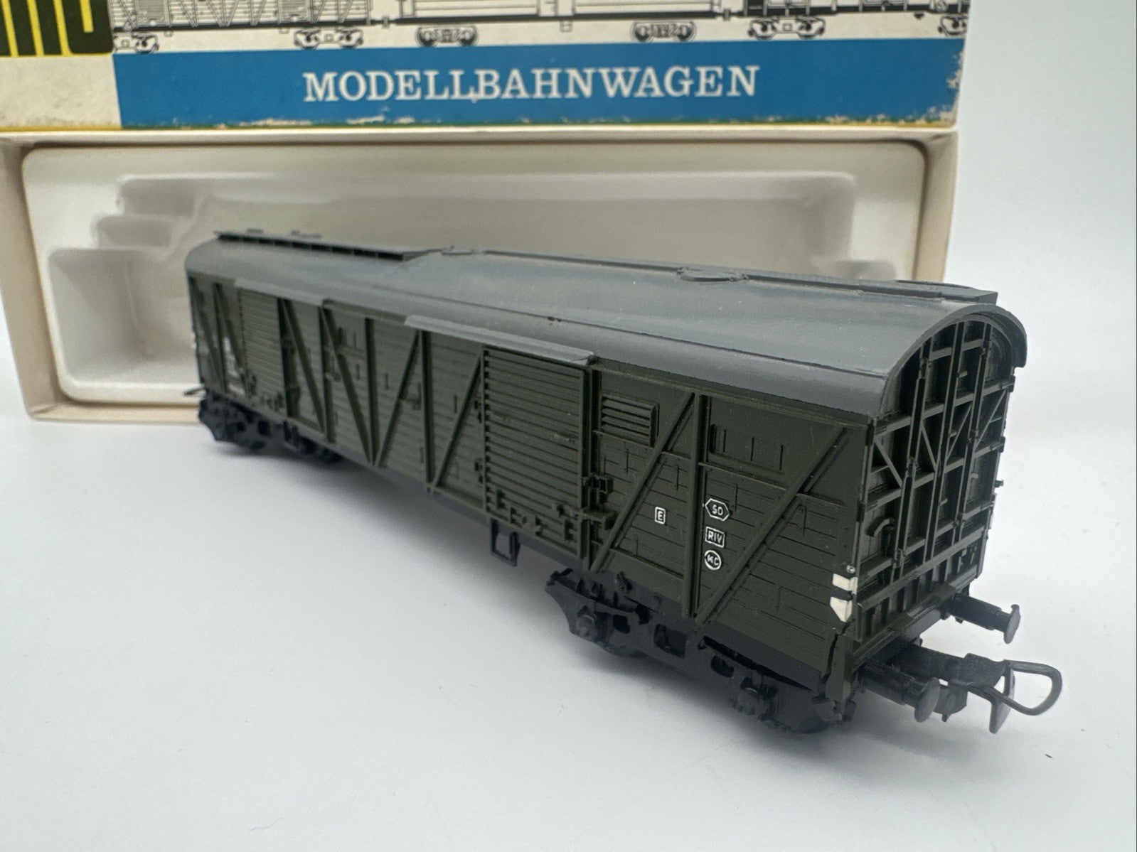 Piko Gedeckter Güterwagen H0 5/6420-01