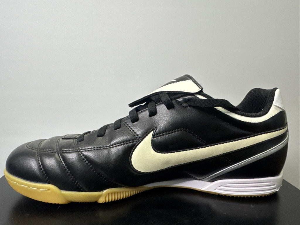 Nike Tiempo Fußballschuh Gr. 40 Indoor Natural II IC