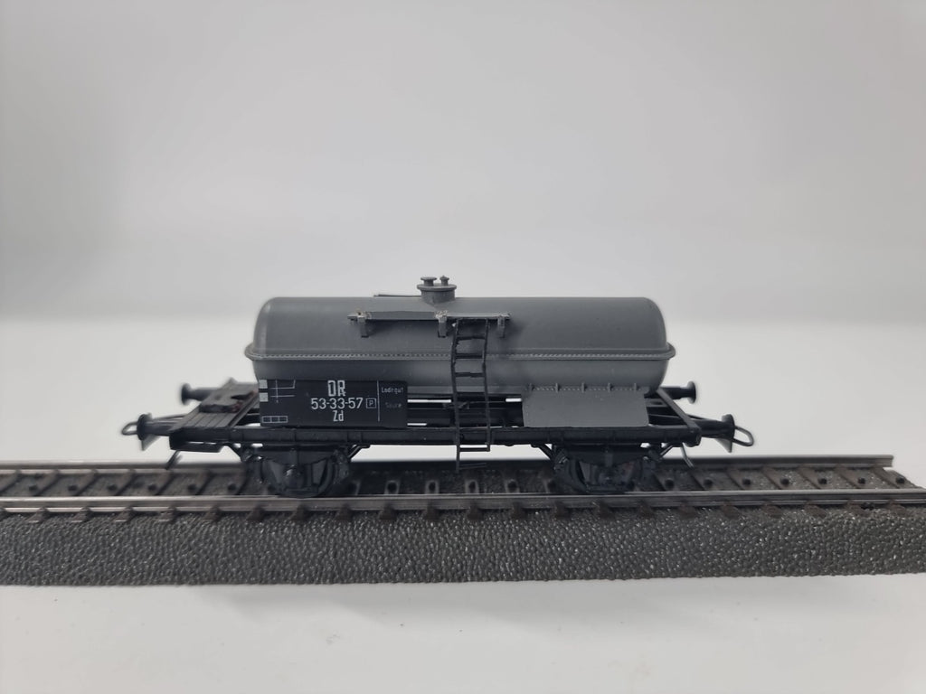 Schicht Kesselwagen der DR  53-33-57 Zd  H0