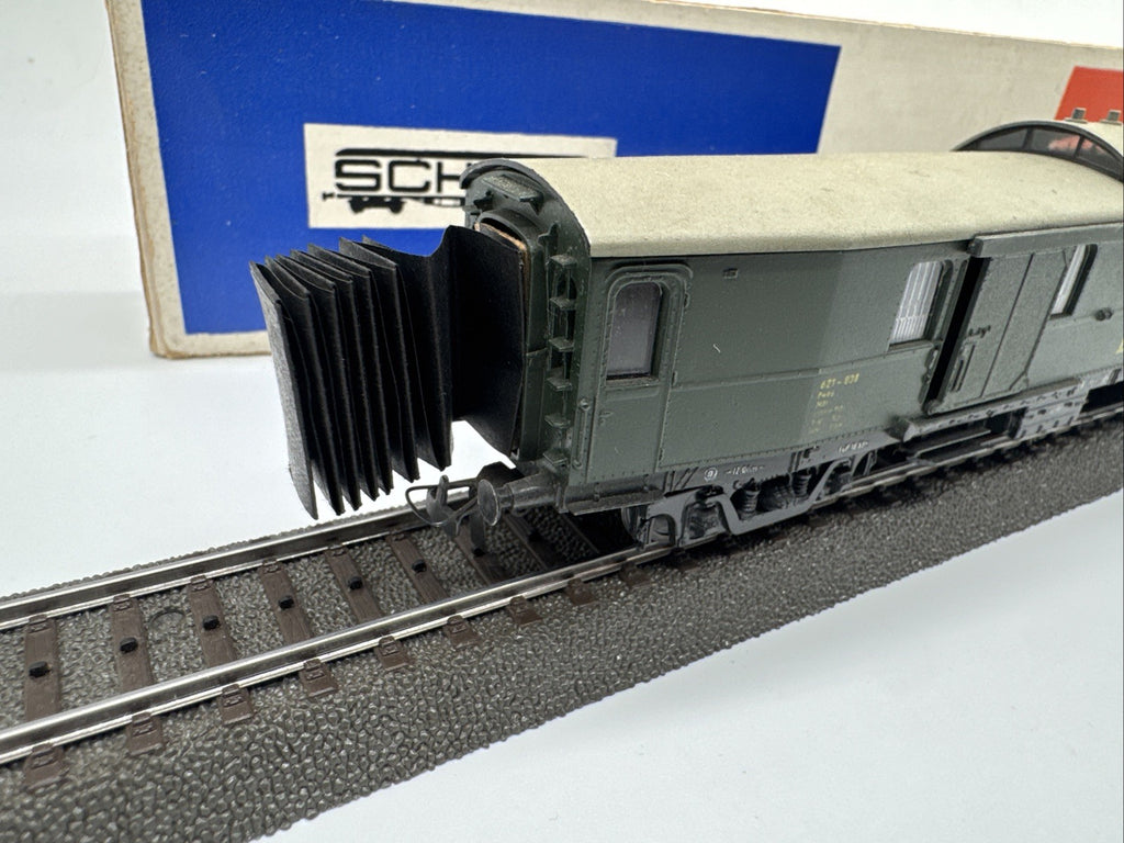 Schicht H0 Gepäckwagen DR 621-038