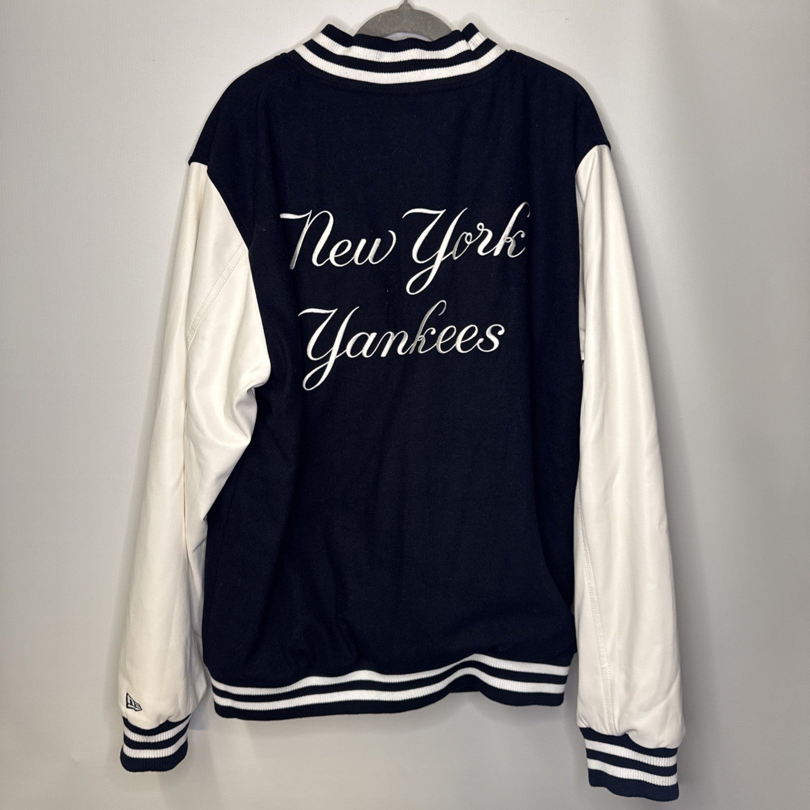 New Era Yankees Bomberjacke Gr. XL New York Navy 