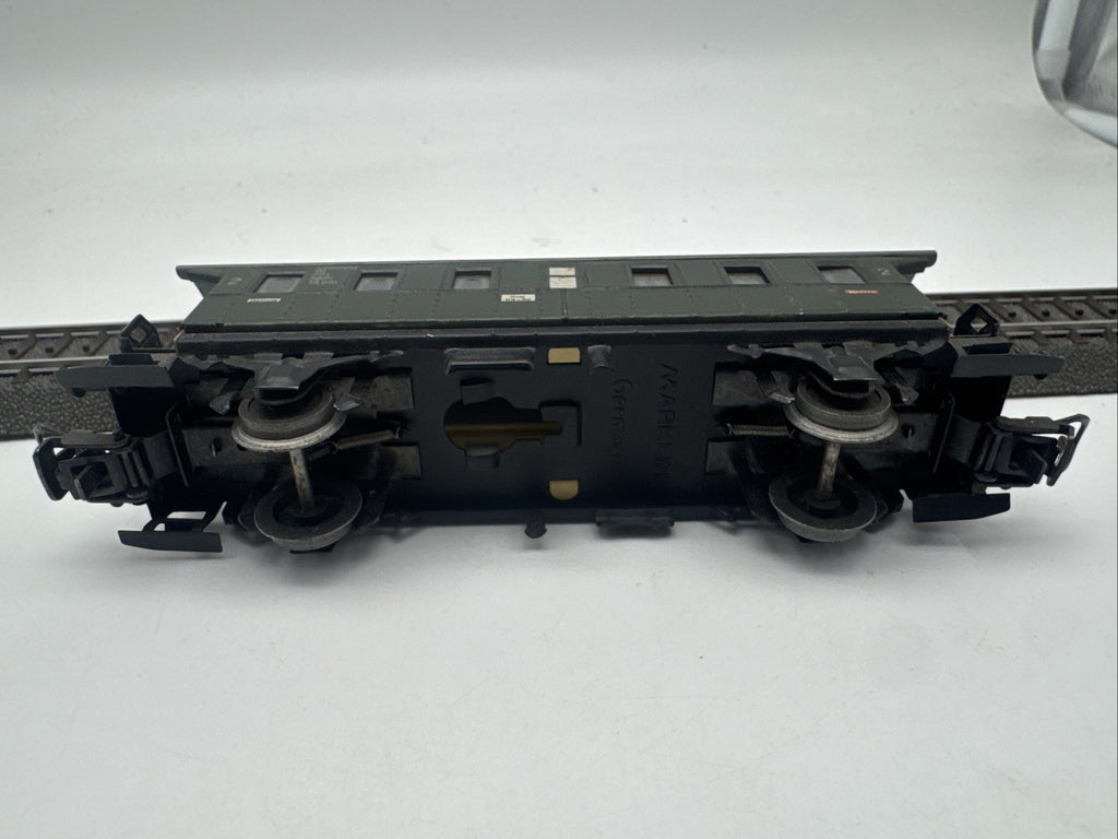 Märklin H0 4002 Personenwagen Donnerbüchse 2. Klasse Bi grün / Blech #250