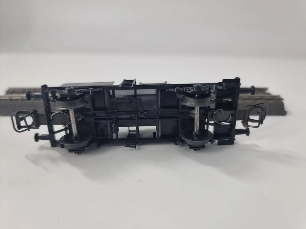 Schicht Kesselwagen der DR  53-33-57 Zd  H0