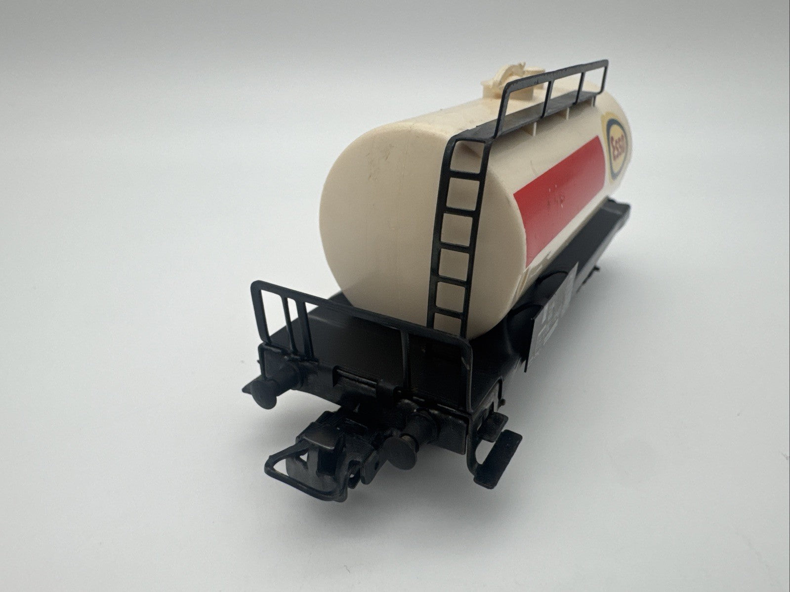 Märklin Esso Tankwagen 0021112-6  Spur H0