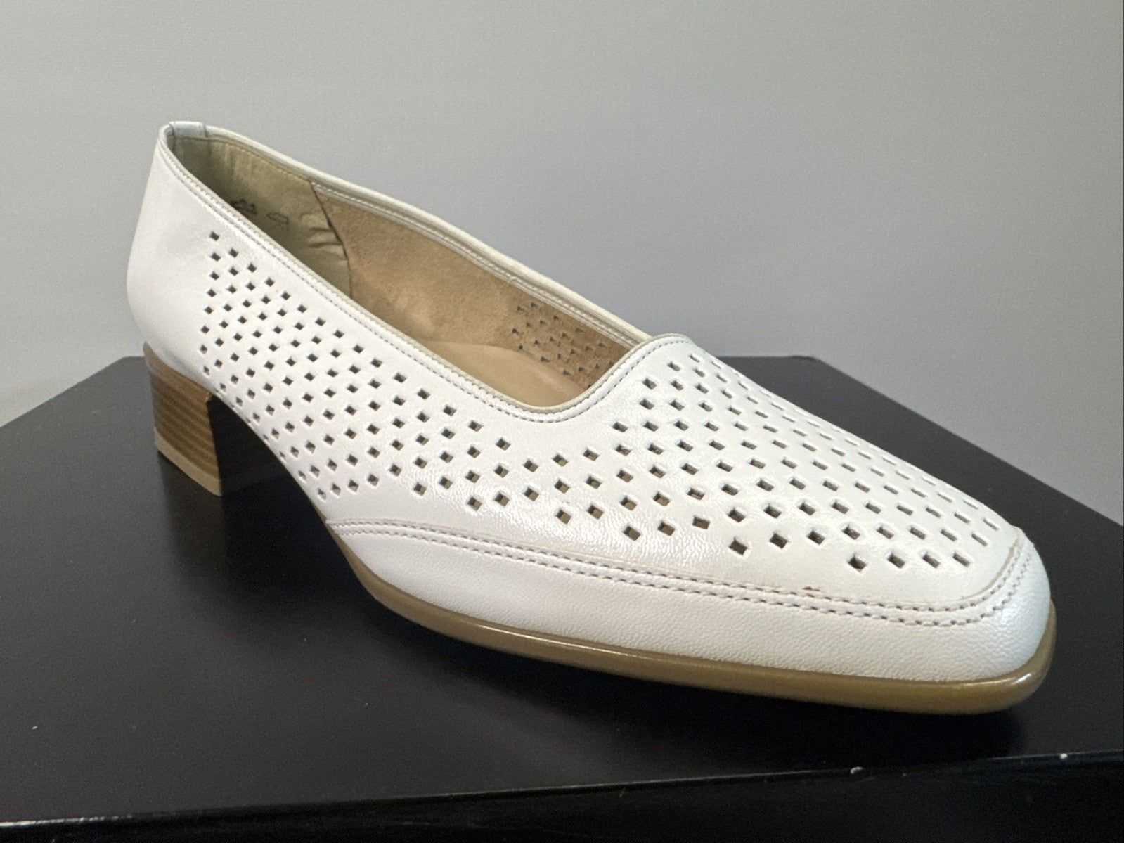 Ara Pumps Gr. 5,5 Weiß Leder Absatzschuh