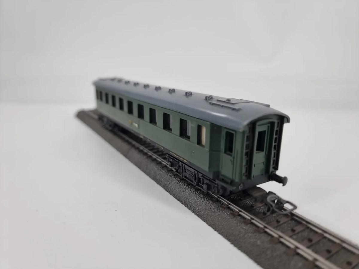 Piko Spur H0 18350 Personenwagen der DR Grün