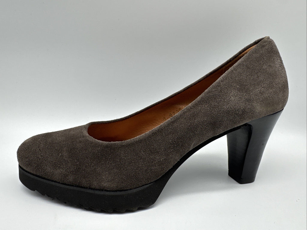 Gadea Pumps Gr. 37 Braun Leder Damen Absatzschuh