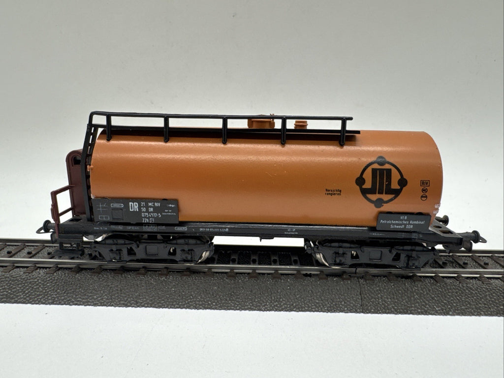 PIKO VEB Modellbahn"Kesselwagen DR - SCHWEDT"  Epoche III - #672