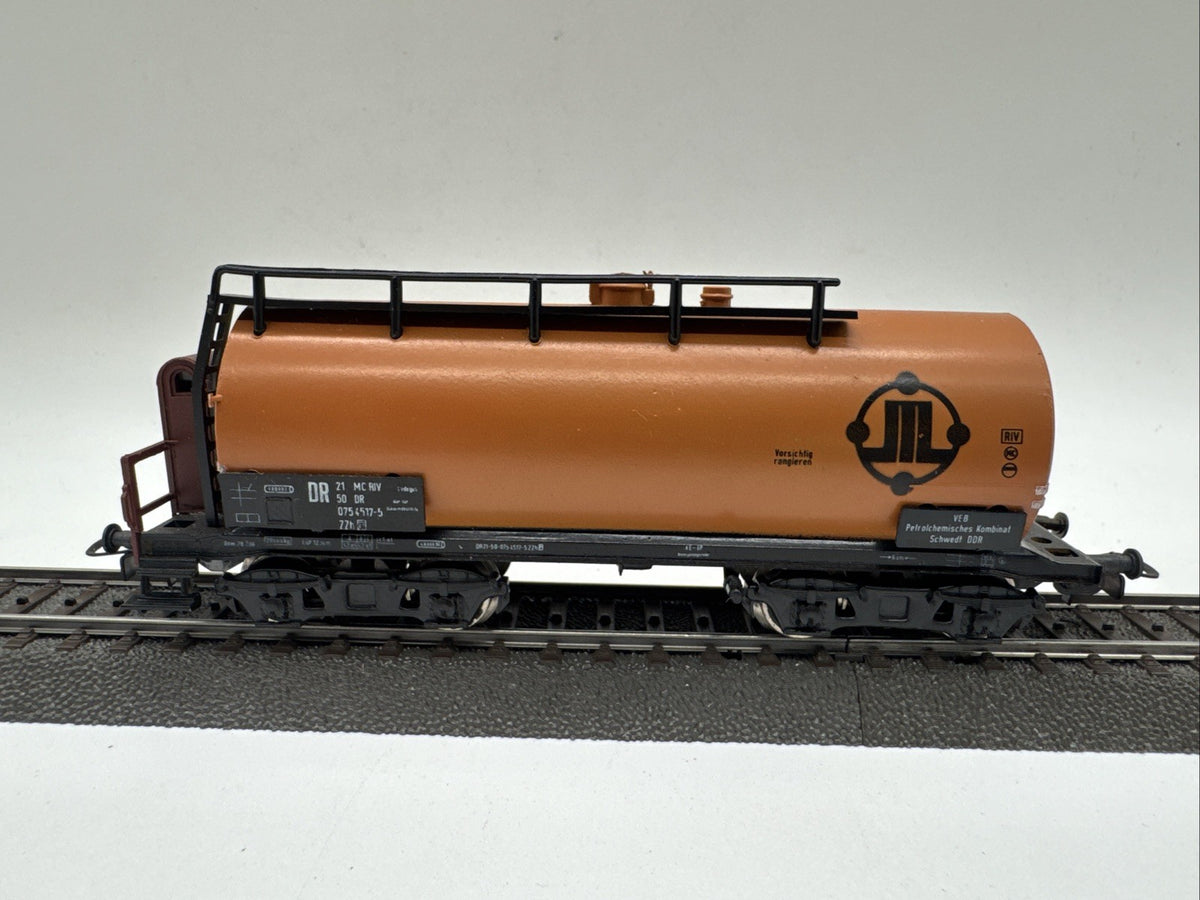 PIKO VEB Modellbahn"Kesselwagen DR - SCHWEDT"  Epoche III - #672