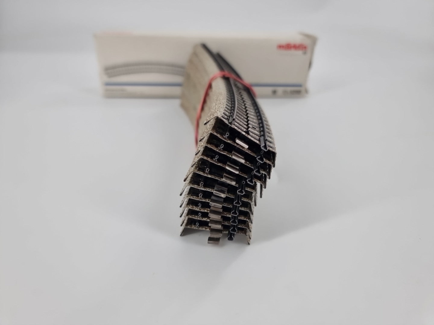 10x Märklin 5200 - gebogenes Gleisstück - M-Gleis - Spur H0 - 1/1