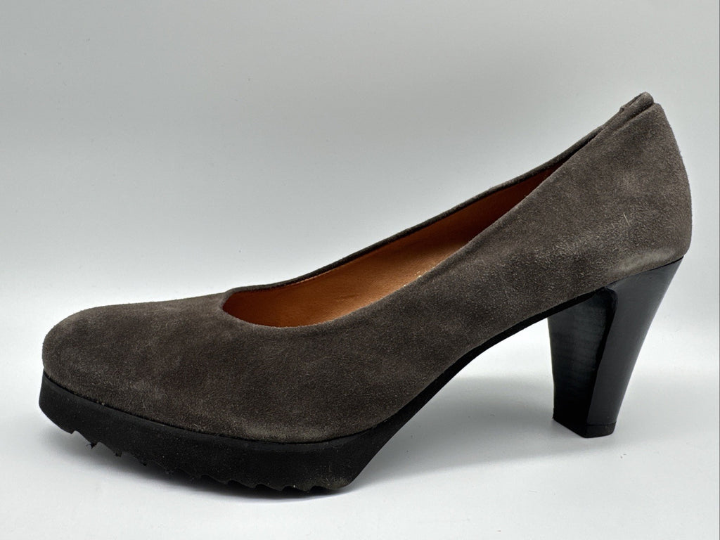Gadea Pumps Gr. 40 Braun Leder Damen Absatzschuh