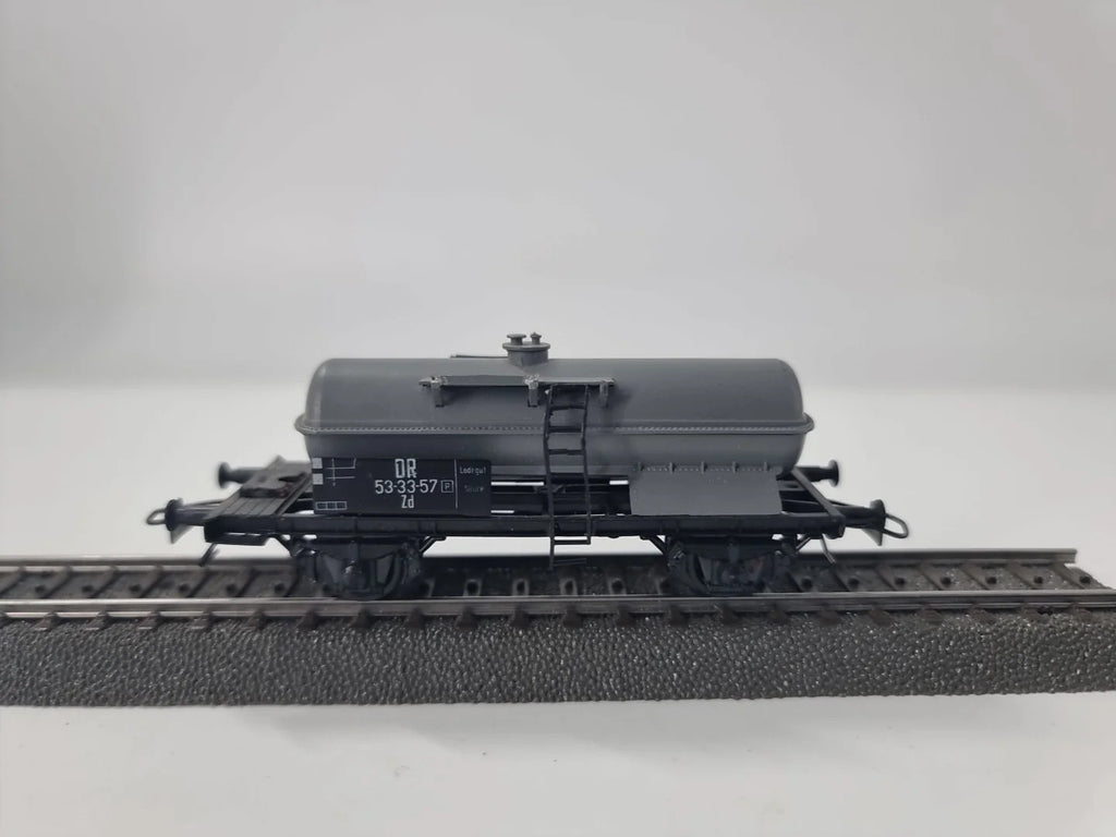 Schicht Kesselwagen der DR  53-33-57 Zd  H0