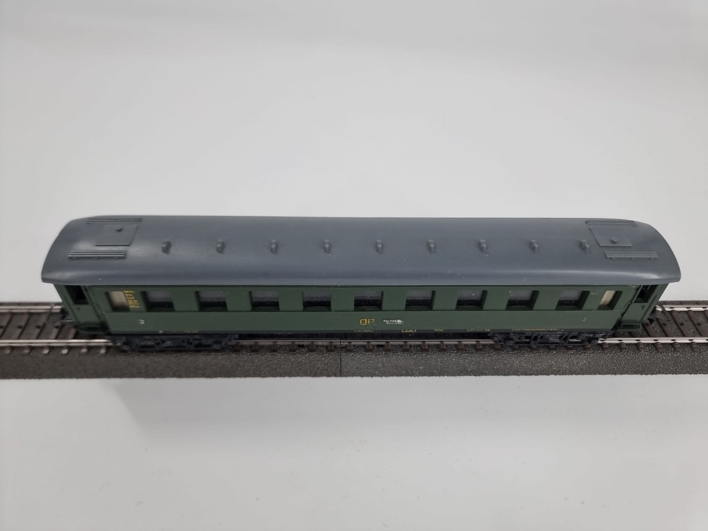Piko Spur H0 18350 Personenwagen der DR Grün