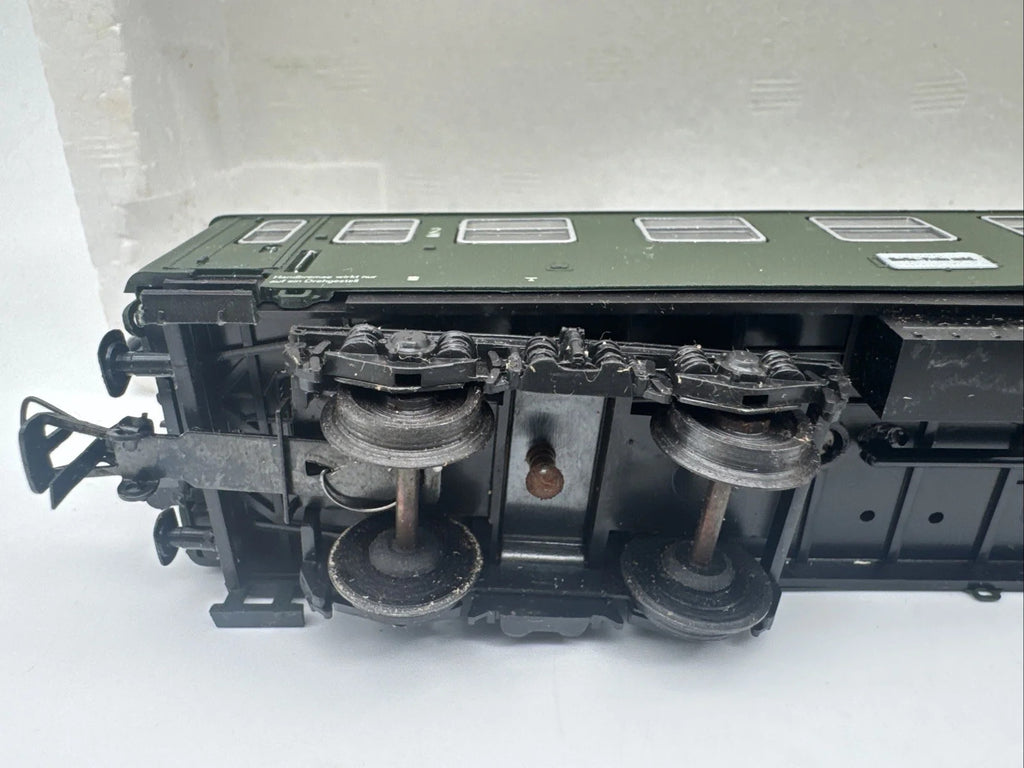 Schicht H0 426/50 Y - Reisezugwagen 2.Kl. der DR beleuchtet