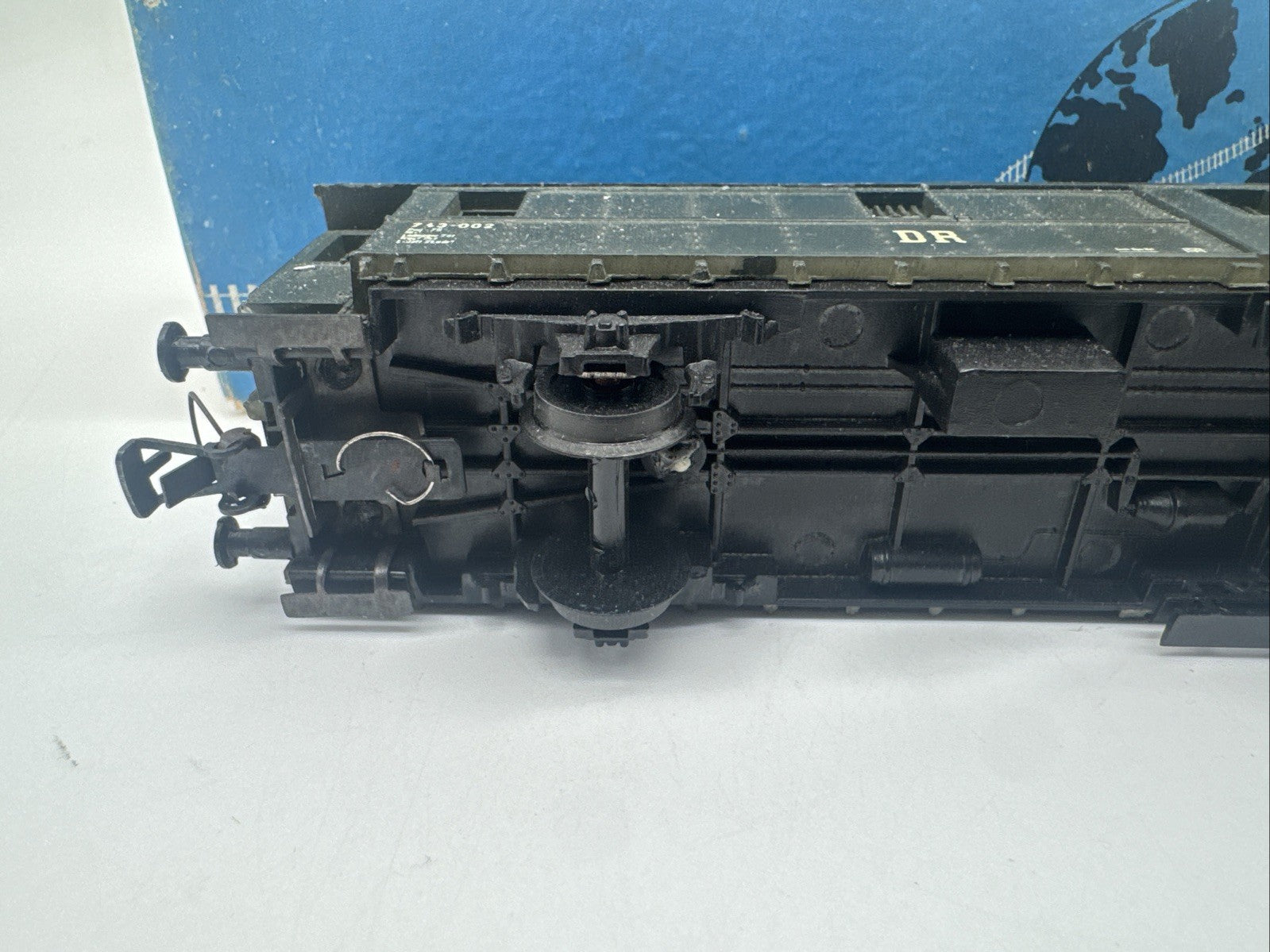 Spur H0 1:87 DDR PIKO Reisezug-Packwagen DR grün Modellbahn