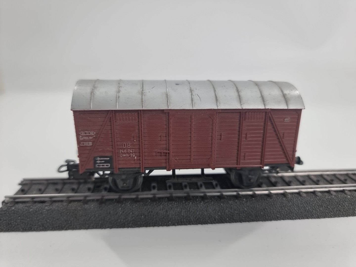 Märklin gedeckter Güterwagen - DB - 248  847 GmbH 39 - braun - H0 1:87