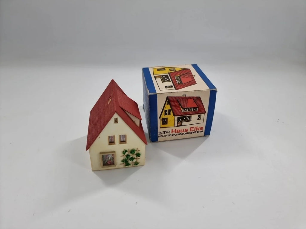 Original Mamos Vero Auhagen DDR  Bausatz Haus Elke 2/37 H0/ TT