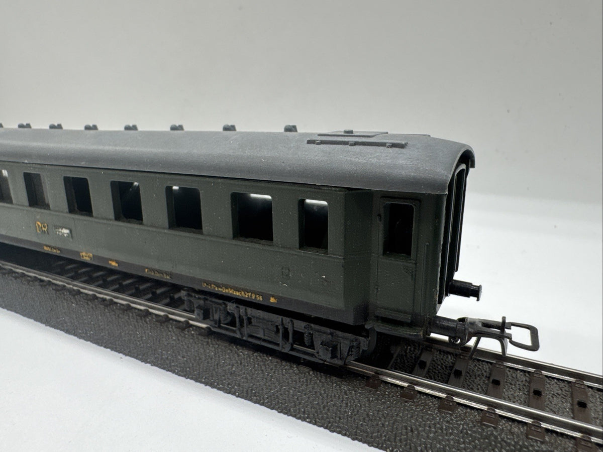 Piko Spur H0 18350 Personenwagen der DR Grün #109