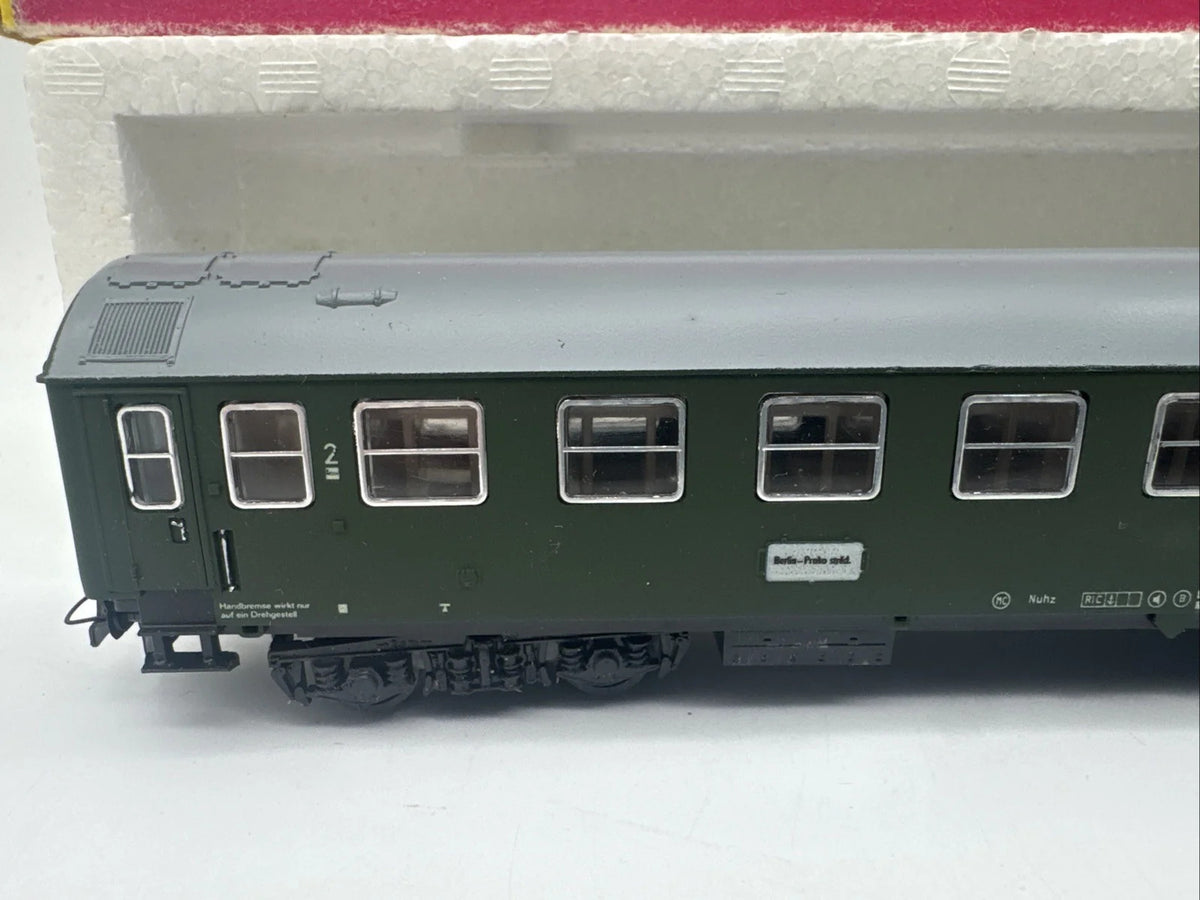 Schicht H0 426/50 Y - Reisezugwagen 2.Kl. der DR beleuchtet