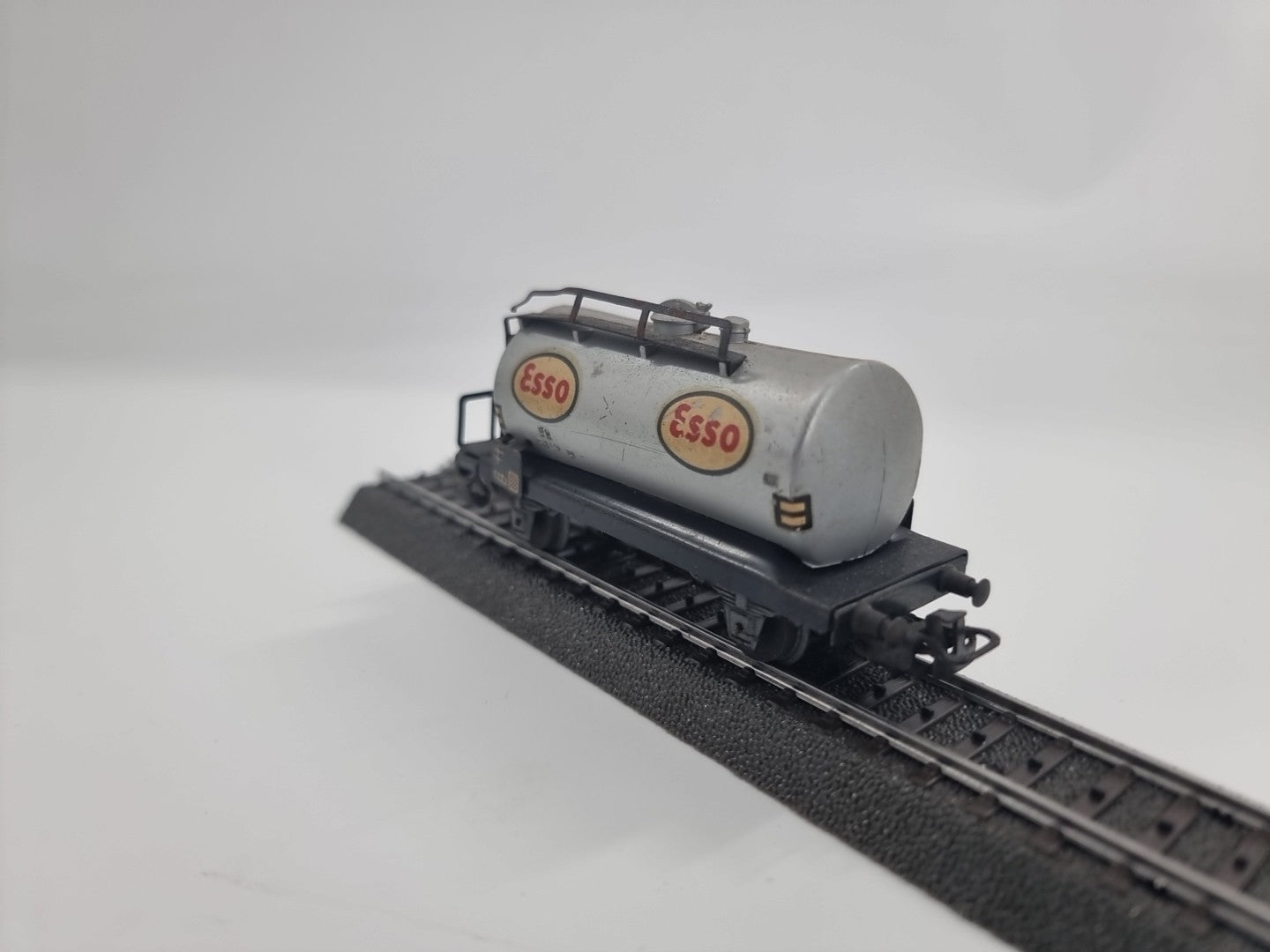 Märklin Esso-Kesselwagen Aufschrift 599 304
