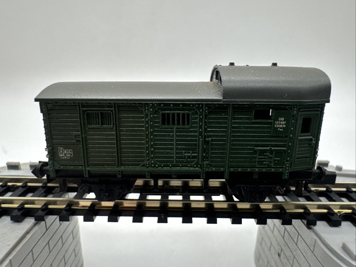 Arnold N 0449 4490 Güterwagen Gepäckwagen Packwagen 123 697 Essen grün #652