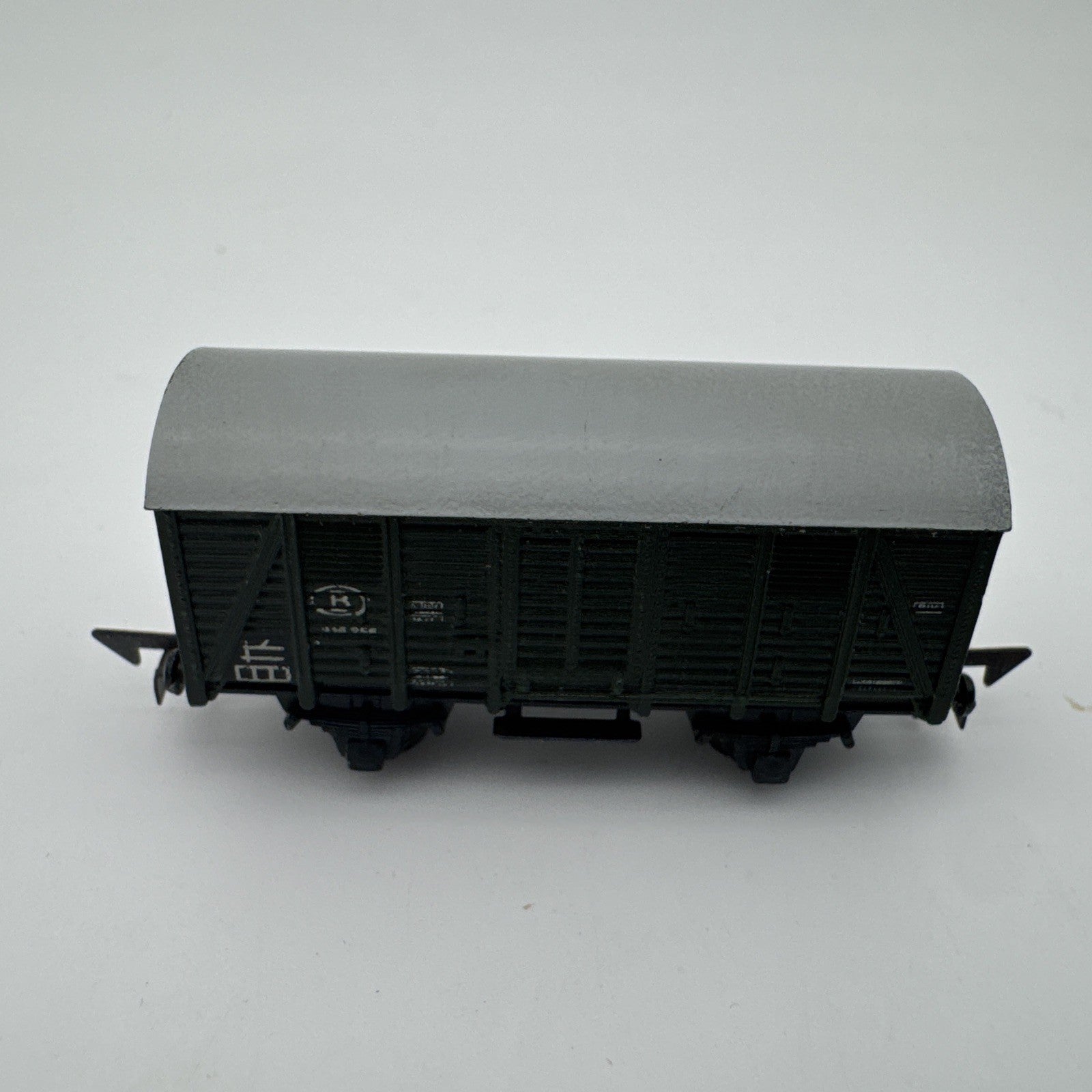 Spur N Güterwagen B 3-316-256 Geschlossen
