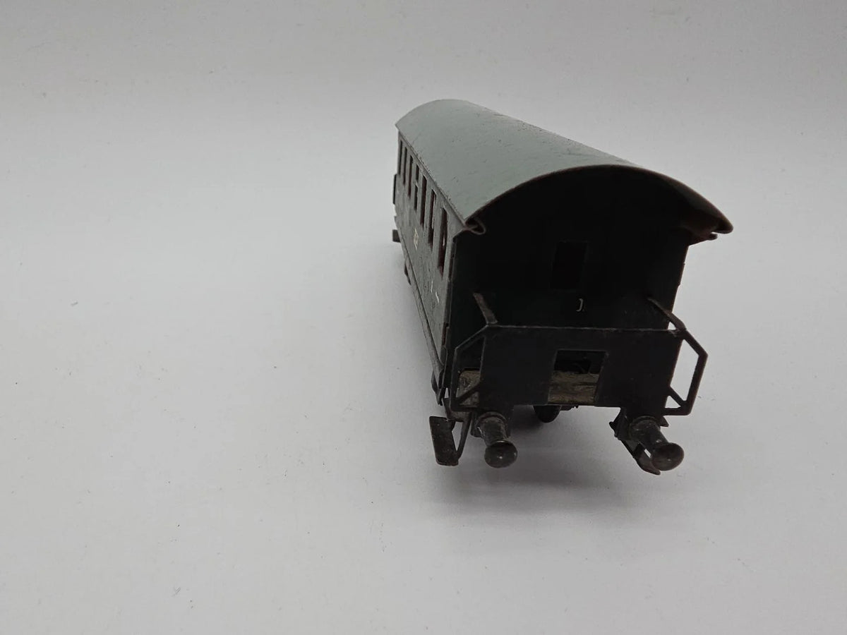 MES-47813	Trix Express H0 Blech Personenwagen mit Gebrauchsspuren,