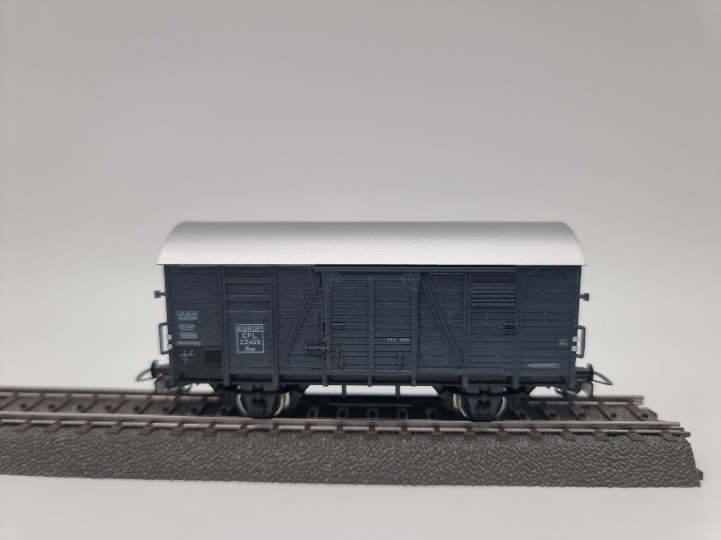 Piko 5/6437/014 - H0 - CFL - ged. Güterwagen -