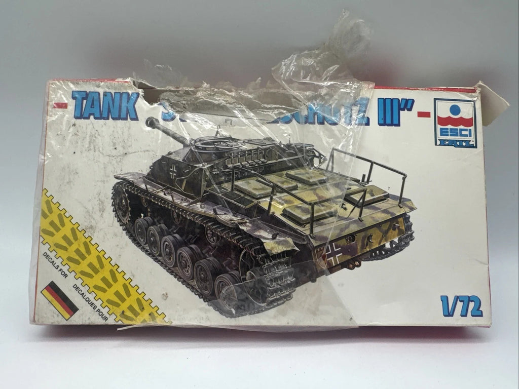 Esci/Ertl STURMGESCHUTZ III Tank 1:72 Scale  (Unsealed Box)