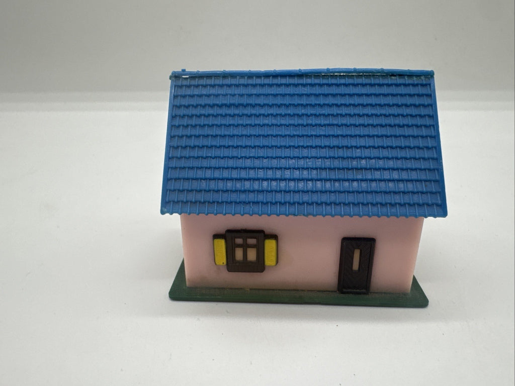 Spur H0 Einfamilienhaus befenstert