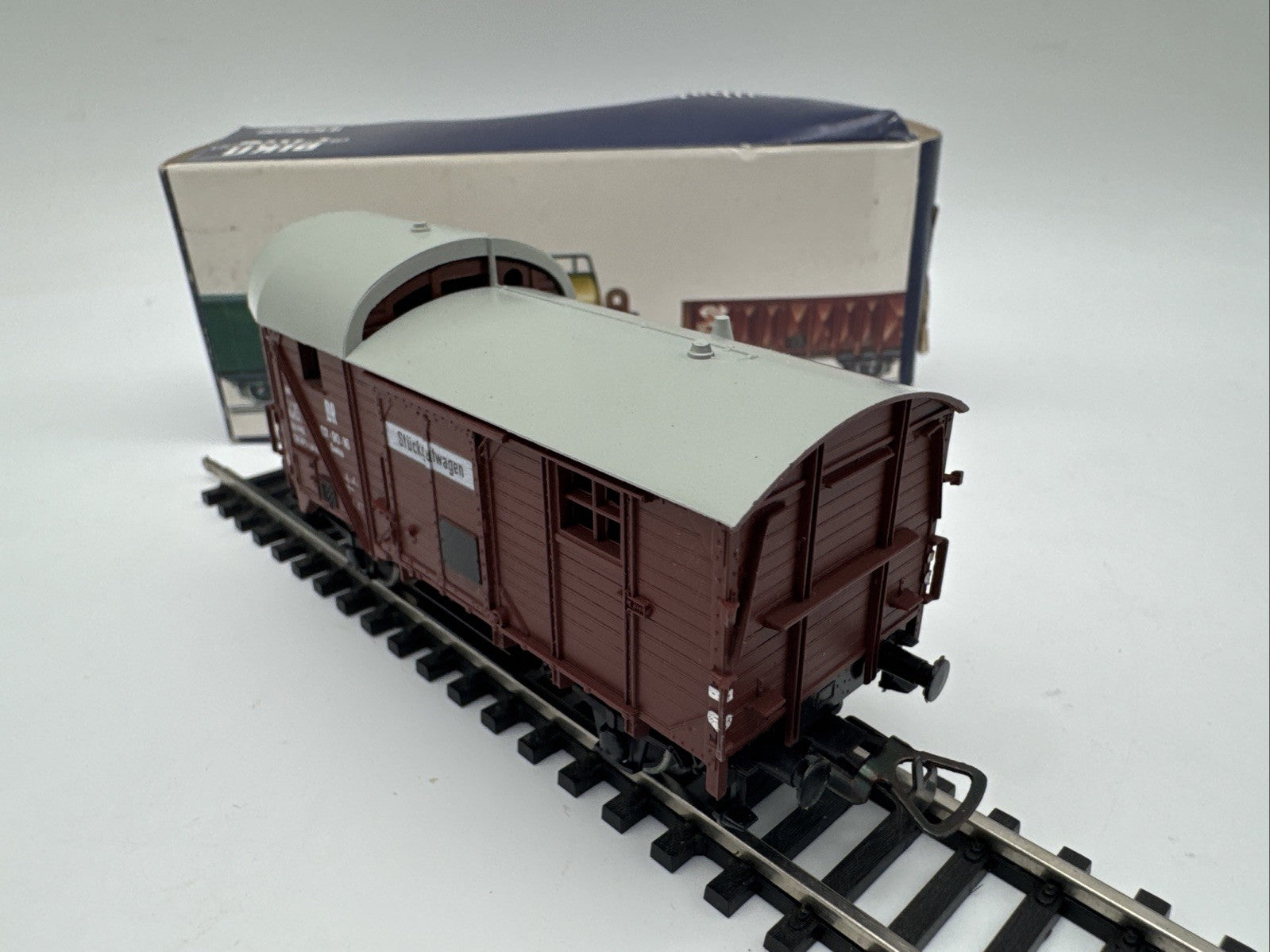 PIKO H0 VEB Modellbahnen " Stückgutwagen DR " Epoche III - 70er für Sammler NEU