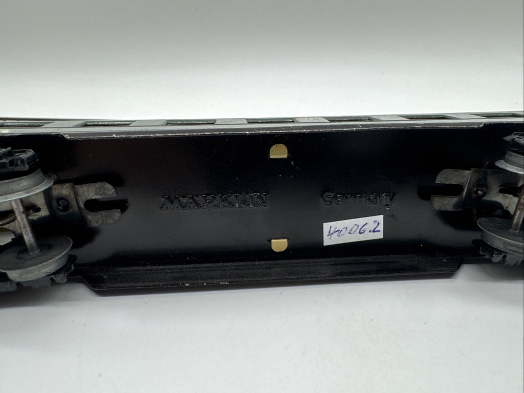 Märklin H0 346/1 B4ü Schürzenwagen 2. Klasse – Blech – Gussdrehgestelle – #683
