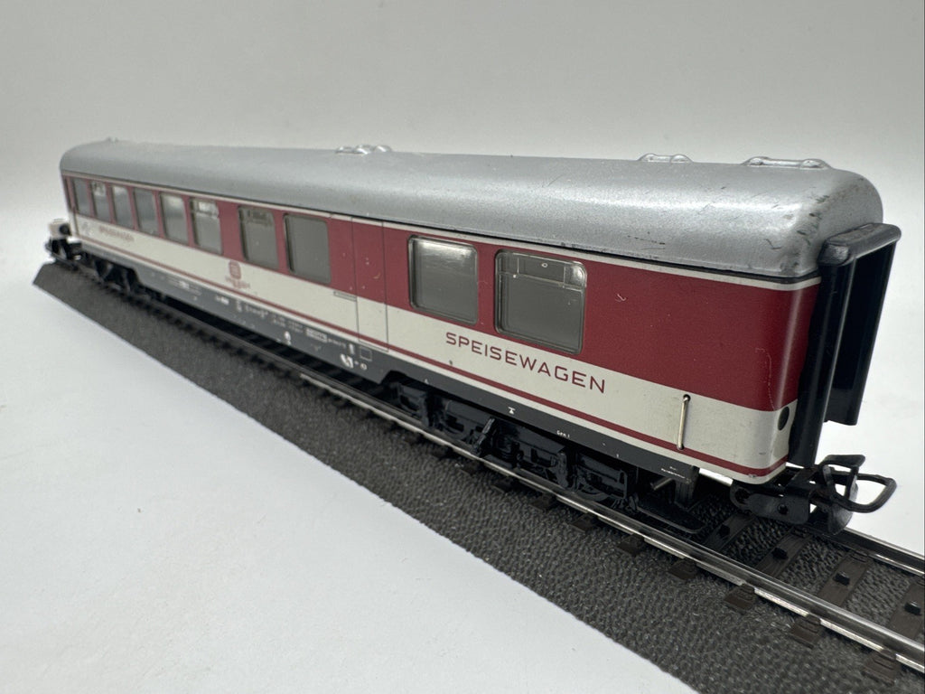 Märklin H0 Speisewagen DB 51 80 88-80 233-6 rot beige Beleuchtet #372