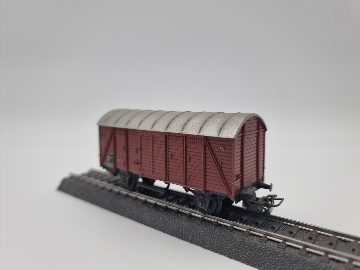 Märklin gedeckter Güterwagen - DB - 248  847 GmbH 39 - braun - H0 1:87