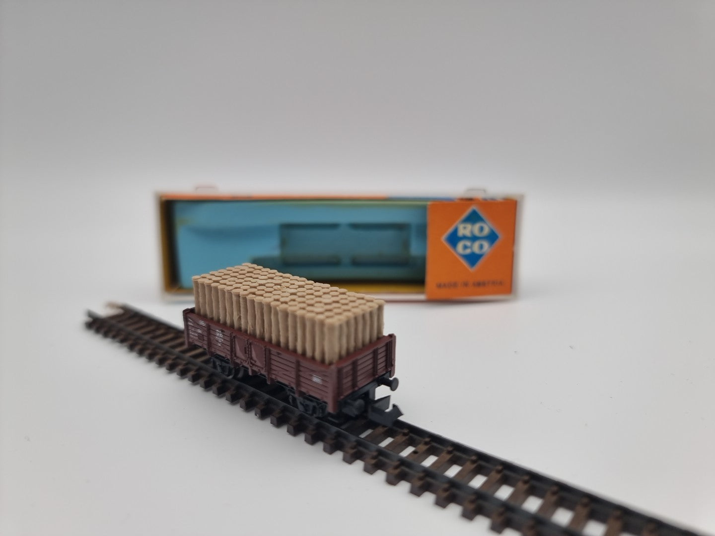 Roco 2313 Spur N Offener Güterwagen / Hochbordwagen, mit Holz beladen OVP