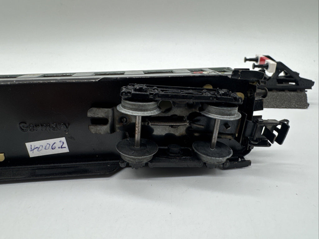 Märklin H0 346/1 B4ü Schürzenwagen 2. Klasse – Blech – Gussdrehgestelle – #683