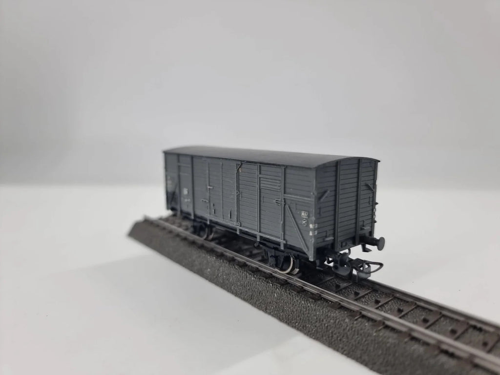 PIKO gedeckter Güterwagen grau DR 03-48-77 G